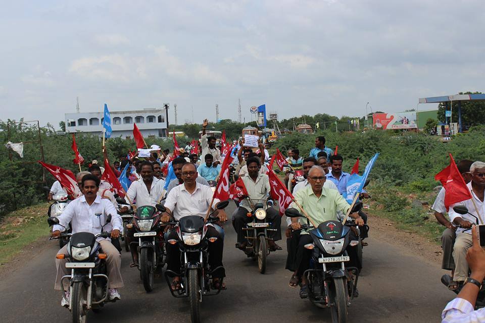 BV Raghavulu and other CPI(M) leaders arrive at the site of the Dalit land agitation at Devarapalli